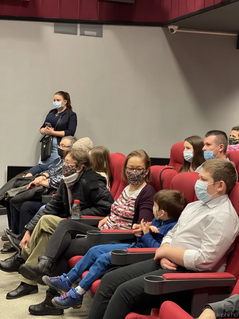 Naptárfotó pályázat - eredményhirdetés és kiállítás 08